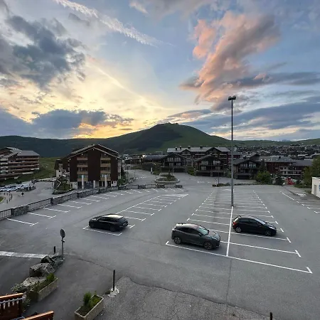 Apartment Le Val D'huez, Vue Sur Le Village Et Le Domaine Huez